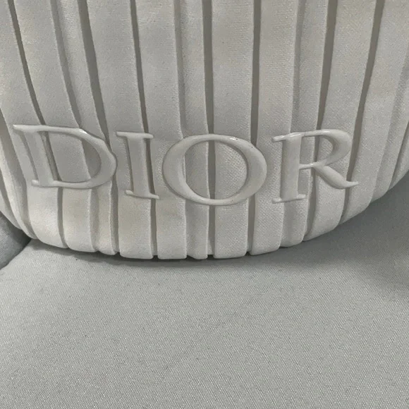 Dior White Cosmetic Case with Elegant Pleats - Picture 2 of 7